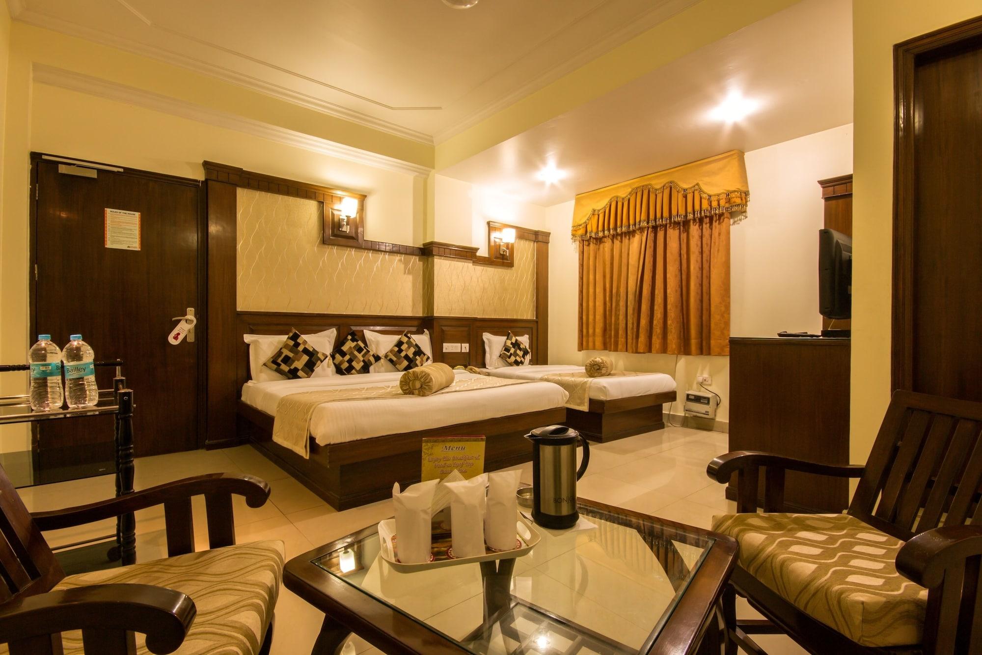 Hotel Grand Park Inn Delhi  Exterior photo