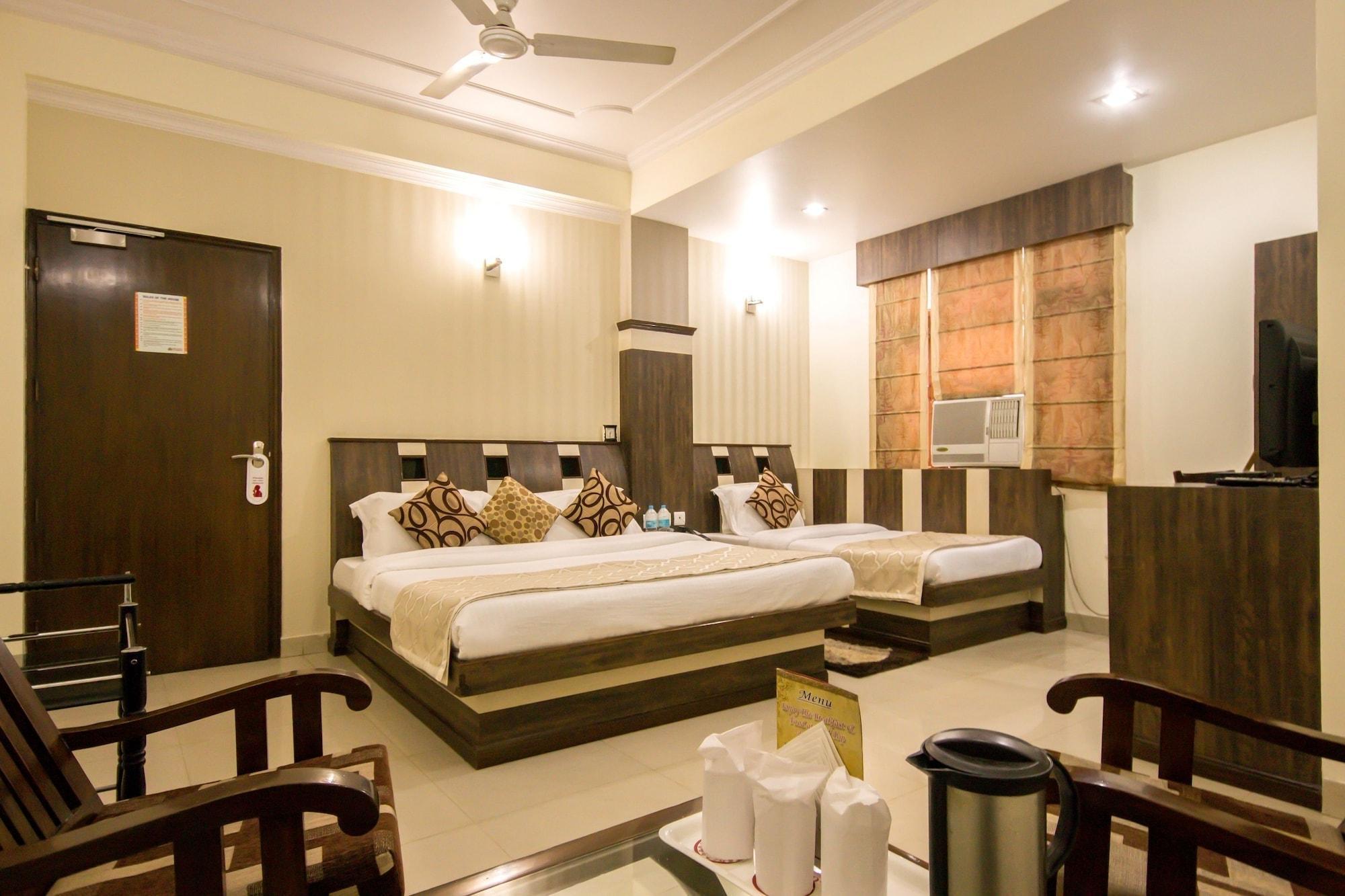Hotel Grand Park Inn Delhi  Exterior photo