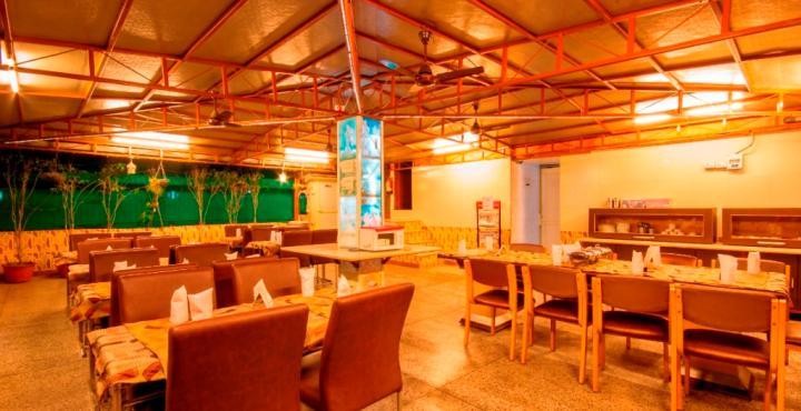 Hotel Grand Park Inn Delhi  Exterior photo